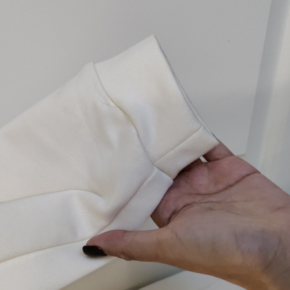 Whitney Simmons - Picture 6 of 6